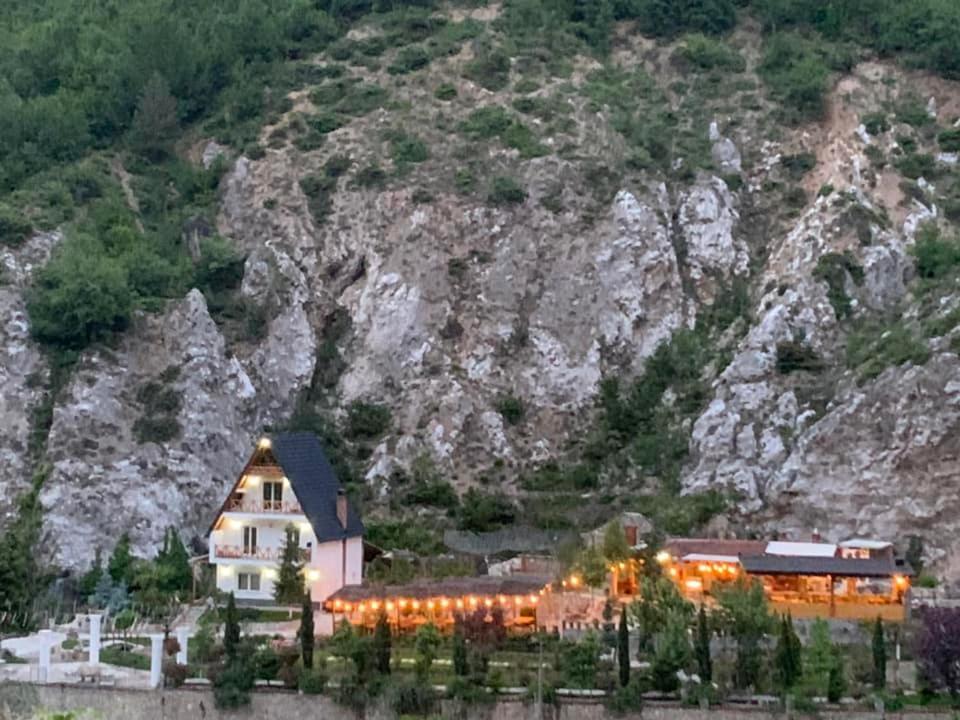 Dibra Park Agrotourism Hotel Peshkopi Exterior photo
