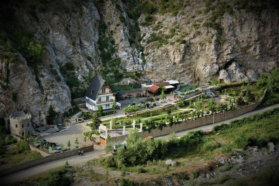 Dibra Park Agrotourism Hotel Peshkopi Exterior photo